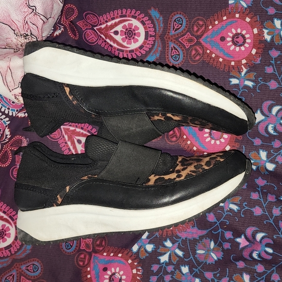 ➶➶➶➶➶ Anne Klein Backdoor Sport Leopard Print Sneakers  ➷➷➷➷➷ - Picture 7 of 11